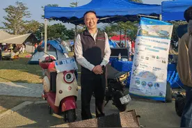 大鹏新区应急老“兵”和他设计的电动自行车治理“神器”图片