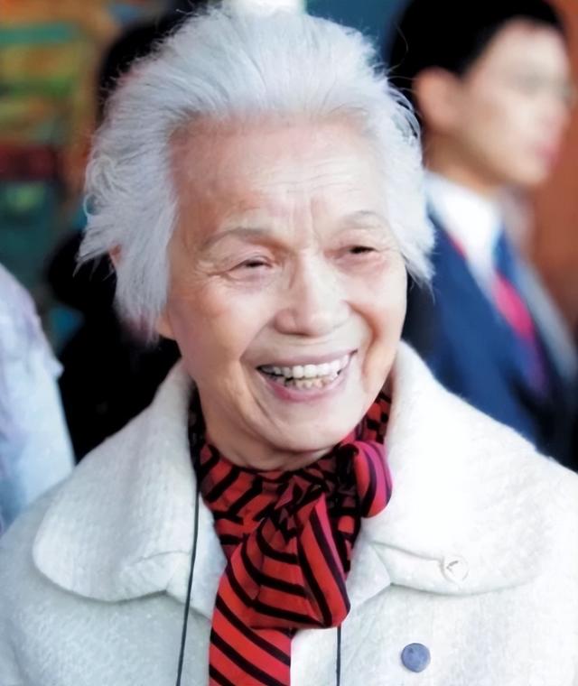 1975年李富春病逝，追悼会上独生女未出现，知情者称：蔡畅不许