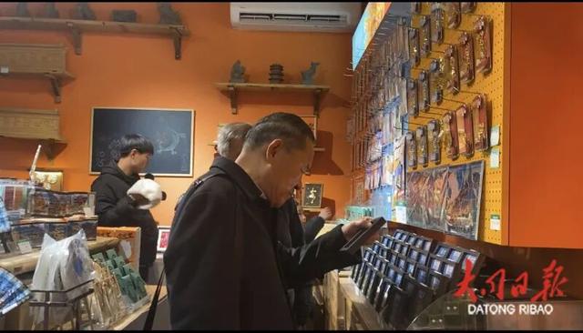 大同的九龙壁，被游客“打包带走”，奔赴四面八方