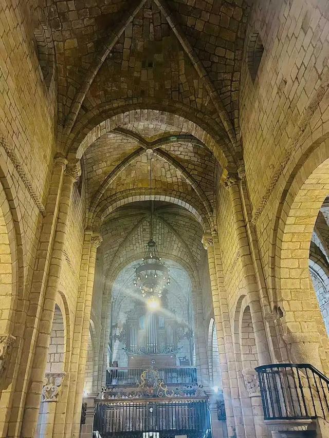 欧洲精英的西班牙浪人计划：圣地亚哥之路