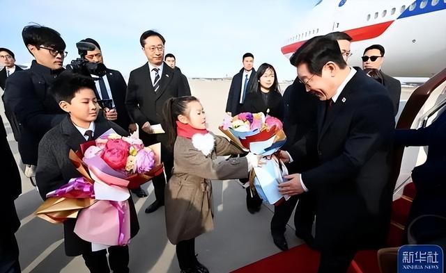 李在明访华归来态度大变！不仅为了讨好中国	，更是为了韩国的生路