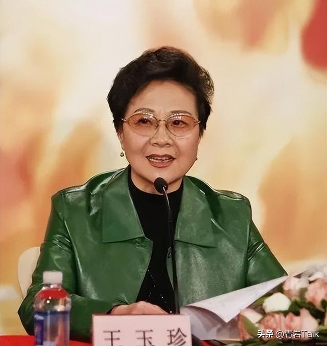 4.5万点赞的清明文，王玉珍写尽同学往事，普通人的故事最动人