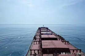 613期～深海航行，女船员在餐厅当众脱下工作服，原因让人意外图片