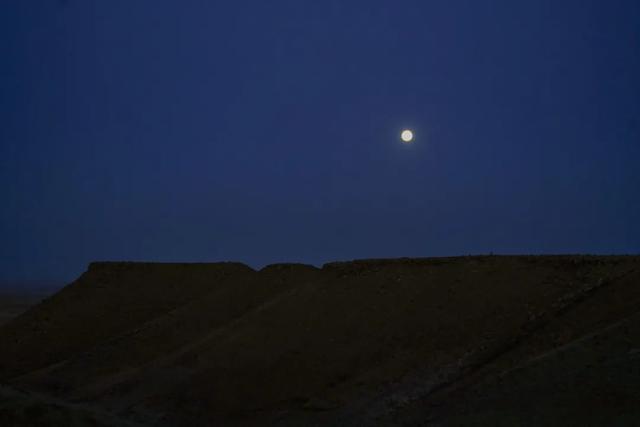 🤩哇~好大的月亮🤩