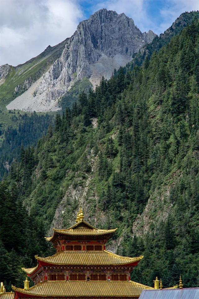 川西被本地人私藏的小城，藏着比稻城原始的秘境，8月美到封神！