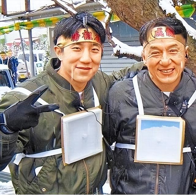 官媒对成龙的称呼变了，三字之差释放强烈信号	，王晶的话有人信了