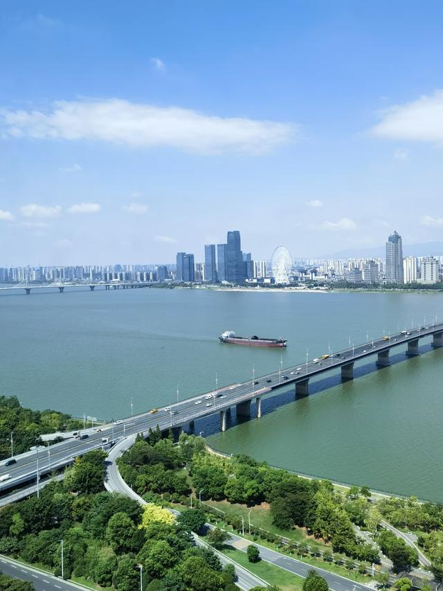 南昌治水秘籍：千年水城如何变身网红打卡地？
