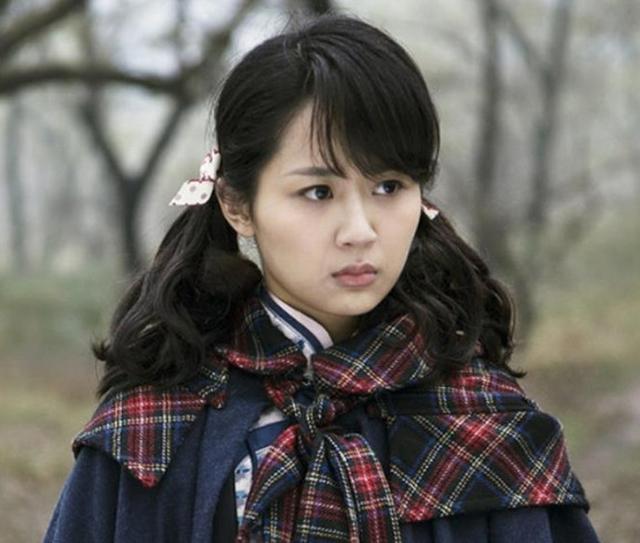 用力过猛？31岁杨紫面相变了	，走上“不归路”，张艺谋的话应验了