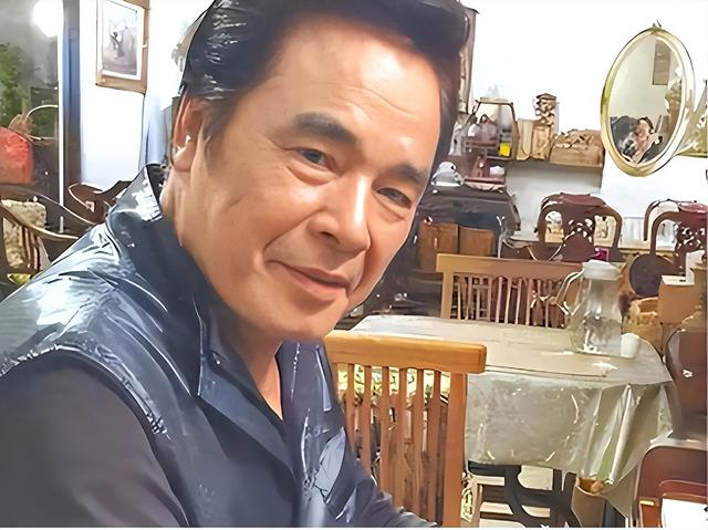 “6个老婆”同住一室，每人每月7万零花钱，71岁又娶第七房小娇妻