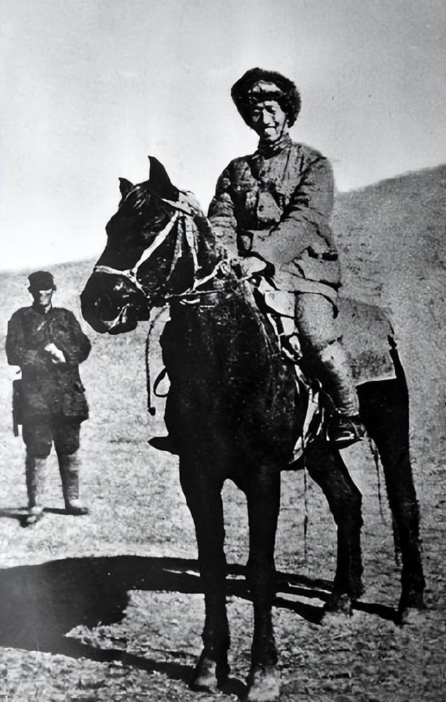 蒋介石临终前告诉蒋经国：我这一生只敬佩一人，畏惧两人!