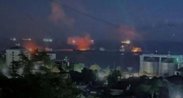 98架无人机袭俄10州!莫斯科近郊停电,乌军还炸瘫俄军燃料命脉