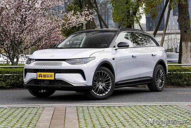 2025成都国际车展，豪车不断任君挑选