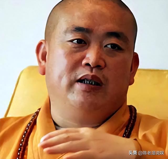 原来被释永信骗得最惨的人是他	，捐出上亿身家，只为安葬少林寺