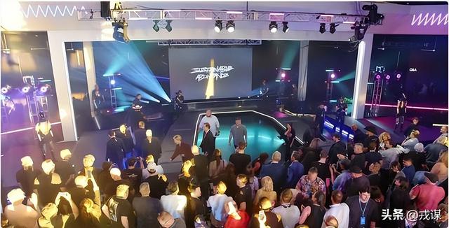 疯了？给马斯克1万亿工资！股东：赌他把机器人送进手术室