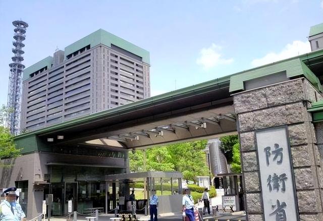 中方军机对日亮剑，不到24小时，高市早苗恼羞成怒：将坚决回应