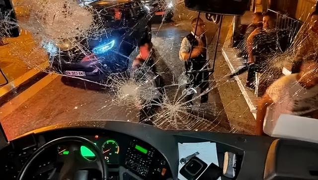南法游惊现同胞互害：“执行队” 扎车又宰客，华人地接乱成一锅粥
