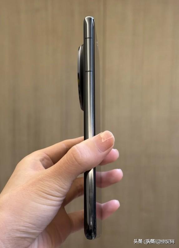 ​​同样是5499元，苹果16 Pro和华为Mate 70 Pro该怎么选？