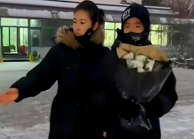 聂卫平追悼会！队伍百米长	，围棋圈大佬们去送行，雷军送敬挽花圈