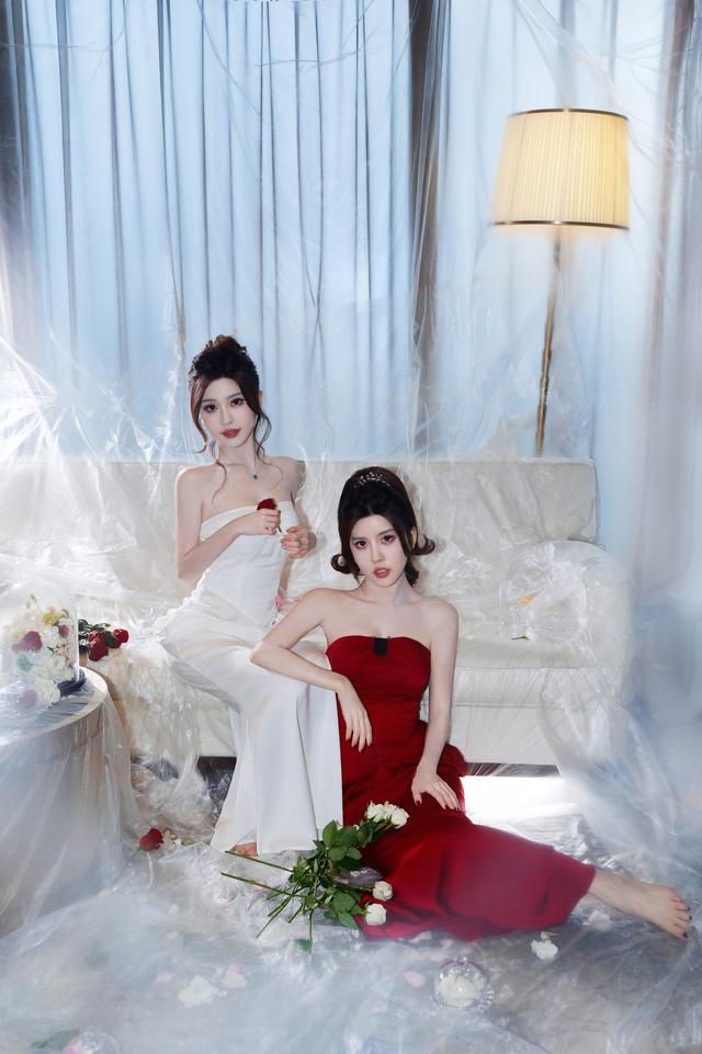 红与白，争艳还是共舞？BY2这组闺蜜照看哭无数人。