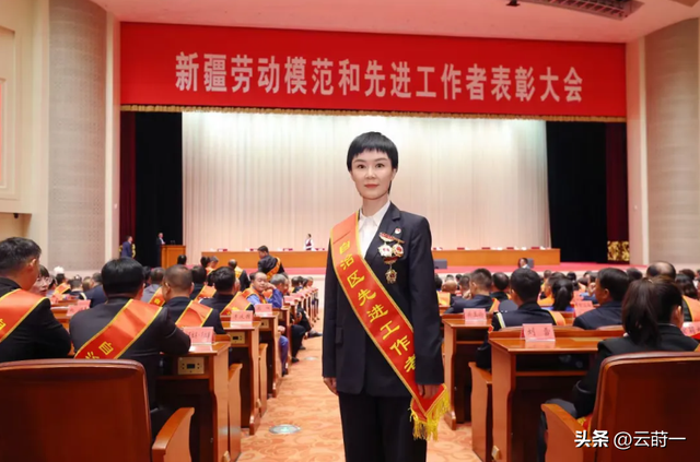 47岁贺娇龙去世！抢救过程被曝	，此前疑早有征兆，将葬在父亲身旁