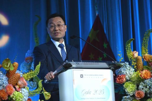 两路人马先后赴美	，郑丽文没上大陆，先上美国！到底打的什么牌？