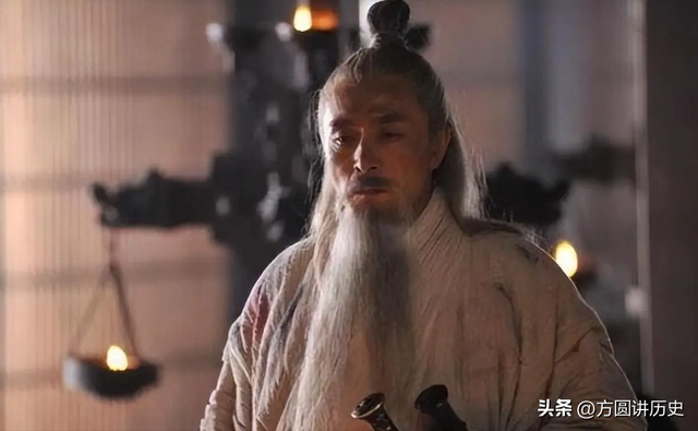 历史公认的三大军事天才，拿破仑排在第三位，第一第二都是中国人