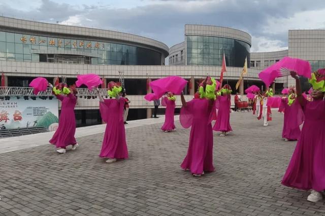 喀喇沁旗第四届文化旅游季之《百姓大舞台》系列演出精彩继续