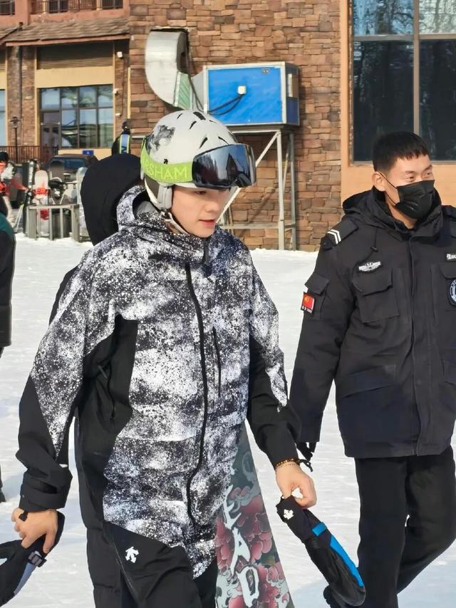 陈伟霆空降长白山，速来get同款滑雪场！