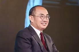 王健林“割肉”求生，许家印被抓！人精潘石屹早已跑到了国外图片