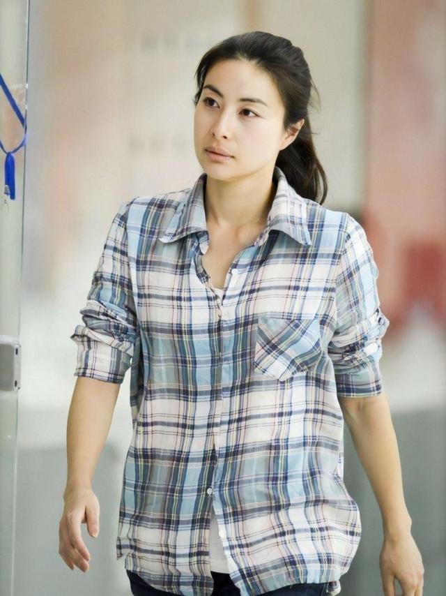 霍震霆没想到，44岁儿媳郭晶晶再次官宣喜讯，让整个阔太圈沉默了