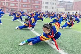 课间延长至15分钟，每天一节体育课！长春市第一〇八学校提升体育教学质量 促进学生健康成长图片