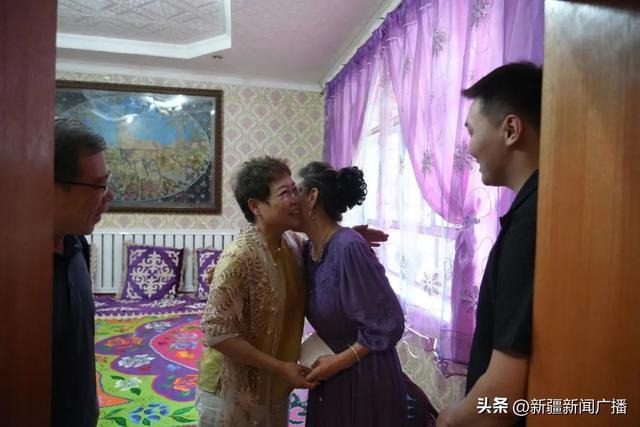跨越山河的团圆！辽宁锦州六旬夫妻自驾3800公里赴新疆塔城第二故乡与亲人相聚