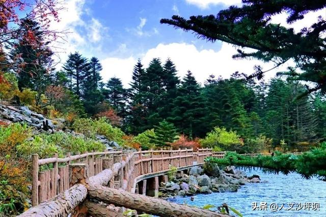 百万职工游巴蜀 | 重庆高铁直达的17℃夏天，高山湖泊 × 温泉瀑布×火把节！趁现在人少赶快冲！