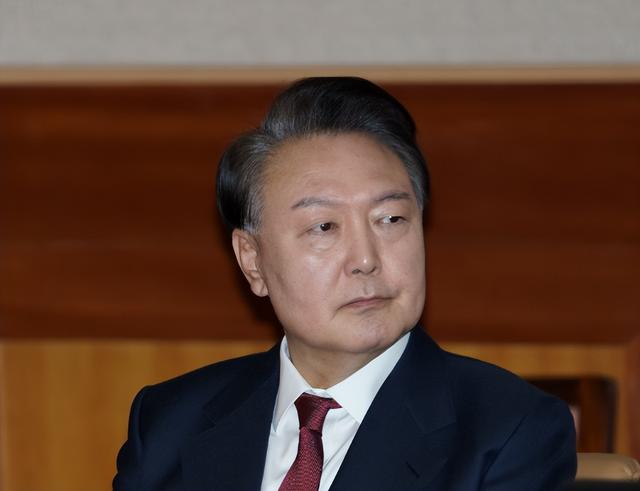 立即逮捕，尹锡悦这次要牢底坐穿？李在明下手快准狠，中方把丑话说到前头