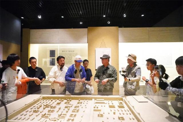 百万网友围观！俞敏洪直播引爆阿拉善文旅热潮