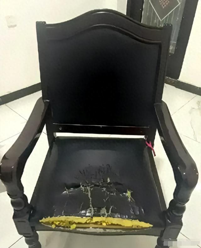 村干部事件后续：两人暧昧十几年，儿媳闹离婚，当事椅子历经沧桑