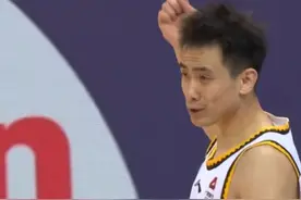 咆哮狂喷队友，给二老甩脸色！13号离队，辽篮变化最大的是赵继伟图片
