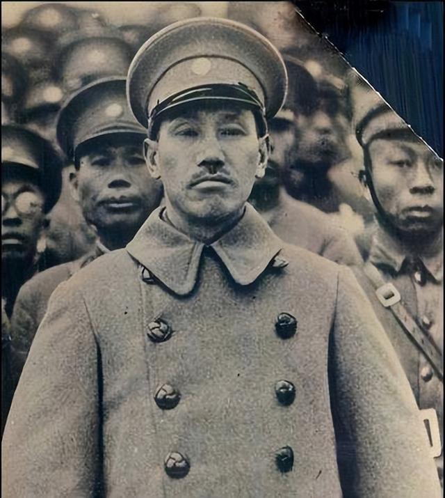 蒋介石曾坦言：世上只有两人能取代我，第一是毛主席，另一人是谁
