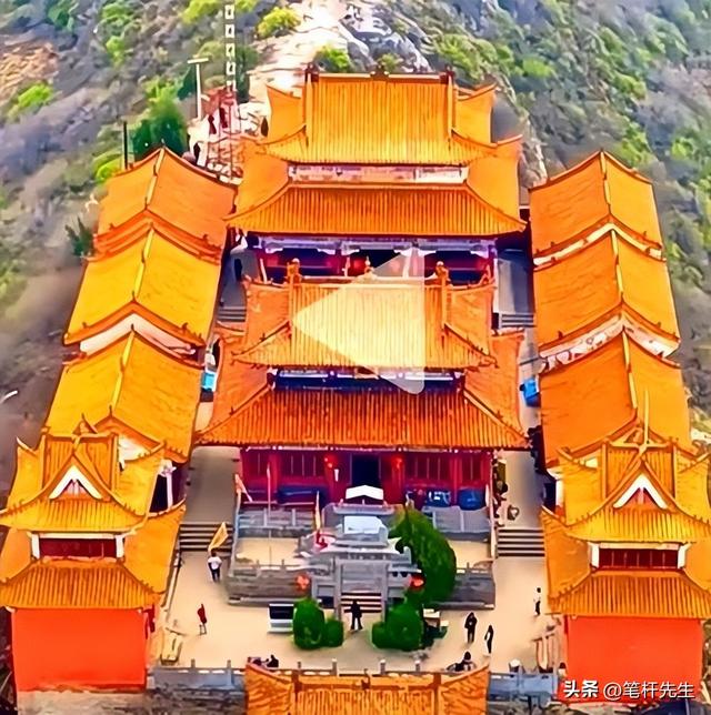 他是释永信师弟，自诩武僧总教头，比释永信更过分，19年涉黑被捕