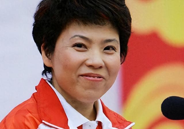 涉贪腐被带走、败光20亿	、移民改国籍，邓亚萍身上的谣言太离谱