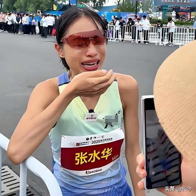 铁饭碗+冠军光环碎了！“最快女护士	”张水华辞职真相！