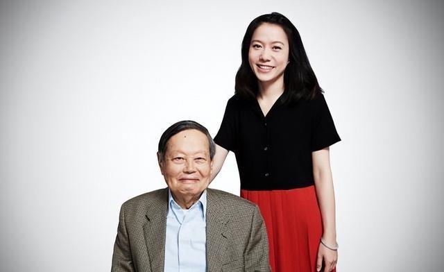 事实证明，49岁无儿无女的翁帆，早被杨振宁安排好了退路