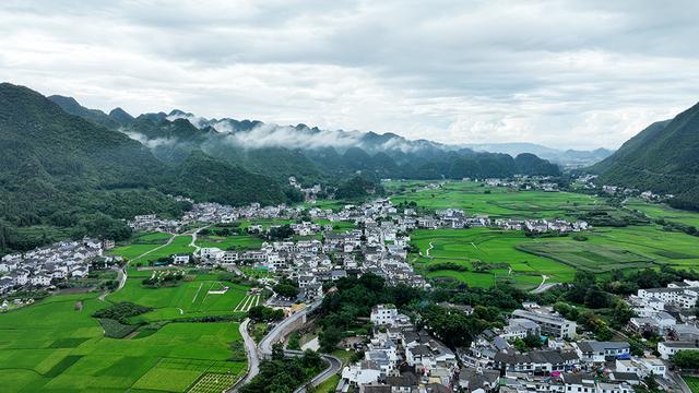 兴义：“村匠”组团激活老技艺 文化深度游“火出圈”