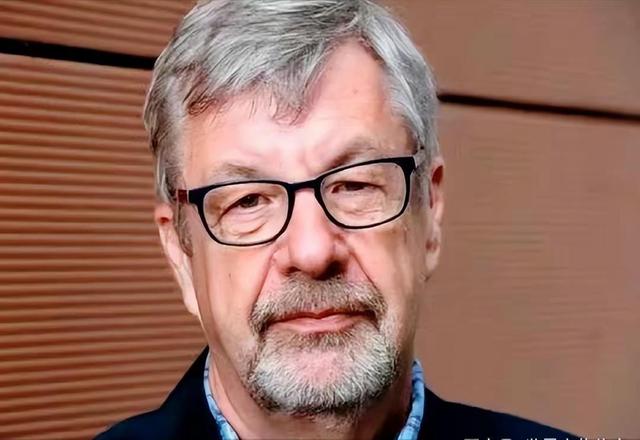 湖北打工妹嫁给英国高管，生下2个混血宝宝，婚后8年持刀捅死丈夫