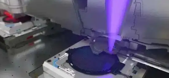 俄罗斯芯片几乎一片空白，为什么不担心被卡脖？办法让美国也叹服