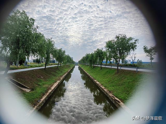 云梦初夏好风光，秦皇河畔醉田园