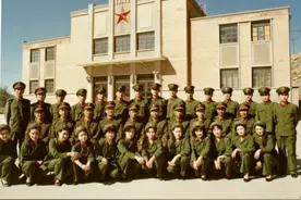 赵苏平：难忘1985年“五•一”节军服“大换装”图片