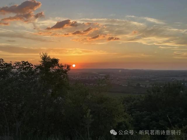 夜骑大美六合，马头山观日落。