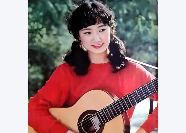 王刚没想到，离婚24年，成方圆会以这种方式，给自己上了生动一课