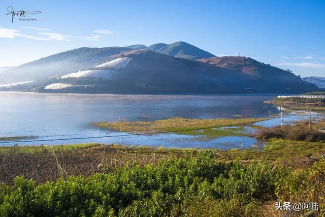 大理有个水库跟金沙江相通,风光潋滟,是本地人露营的宝藏去处